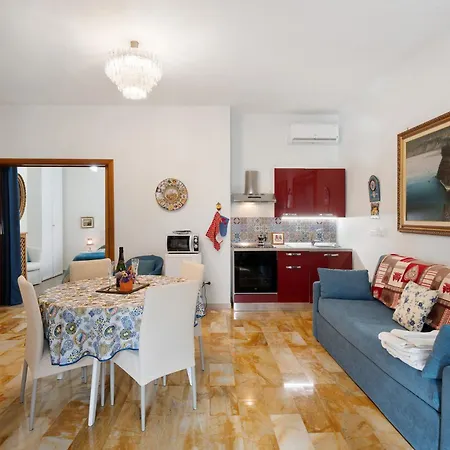 La Maison De Julie